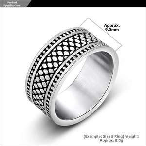 Détail de la bague en acier inoxydable de 9,0 mm avec motif à carreaux vintage pour homme
