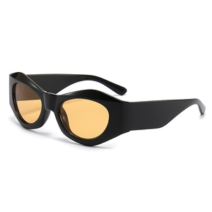 Occhiali da sole da ciclismo Y2K cat-eye con montatura nera e lenti gialle colorate