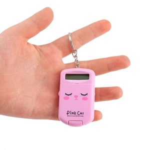 Roze mini rekenmachine sleutelhanger met schattig kattengezicht en opvouwbaar flip-ontwerp
