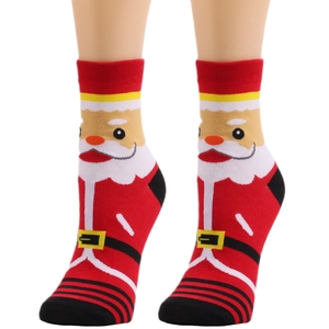 Calze natalizie con motivo Babbo Natale su gambe, calzini rossi e bianchi a metà polpaccio