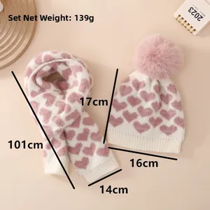 Detaillierte Größenangaben für das rosa Herz-Strickset aus Mütze und Schal für Babys