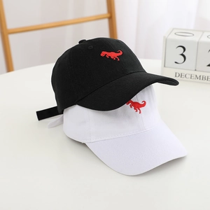 Casquettes de baseball en coton pour enfants avec broderie dinosaure rouge en noir et blanc