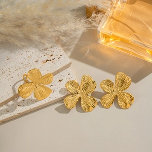 French retro gold flower earrings and ring set with textured petals on stone