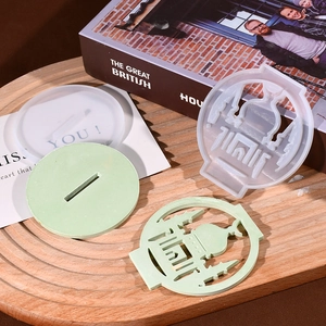 Dettaglio dello stampo in silicone per candelabri arabi e silhouette di moschee in resina