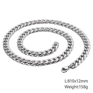 Vue détaillée du collier à chaîne NK en acier inoxydable argenté de 810x12 mm