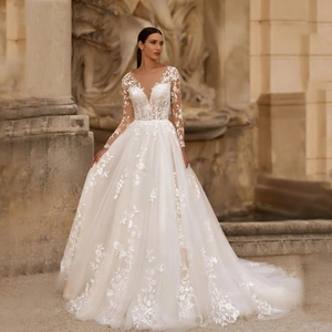 Elegant Long Sleeve Lace Wedding Dress V Neck Floral Applique Tulle A-Line Bridal Gown With Long Train