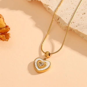 Elegant 18K gold plated stainless steel snake chain with a heart pendant and zircon