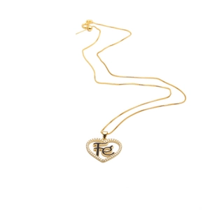 Gold heart pendant necklace with Fé engraving and sparkling zircon stone border