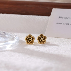 Elegant gold flower stud earrings in 18k plated titanium steel with 3D rose petal details