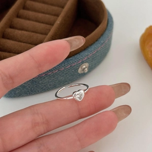 Adjustable S925 sterling silver ring with sparkling heart-shaped zircon stone