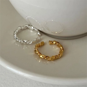 Minimalist knot 925 silver rings in gold and silver finish with twisted spiral texture