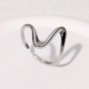 Minimalist silver wavy open ring in polished stainless steel for women fashion