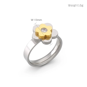 Detail view of double-layer flower ring with a center zircon, 13mm width and 5g weight
