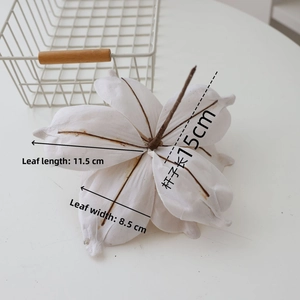 Detailed dimensions of the artificial white magnolia flower with 15cm stem and 11.5cm petals