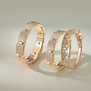 S925 sterling silver gold plated ring set with brushed texture and zircon crystals