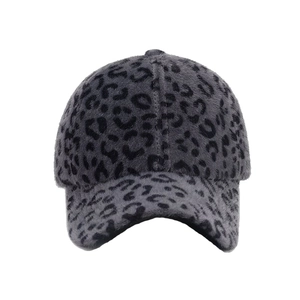 Casquette de baseball en peluche léopard en fausse fourrure grise pour femme