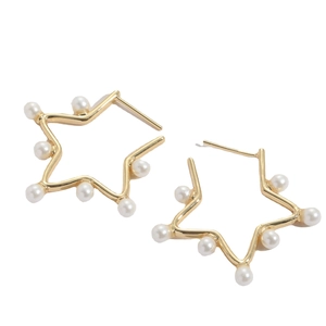 Minimalist gold-plated star earrings with pearl accents for elegant daily fashion style