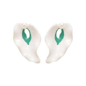 Elegant white calla lily flower earrings set with green center and pearl details