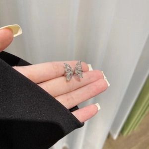 Exquisite bow-shaped silver butterfly open ring with sparkling pavé rhinestones