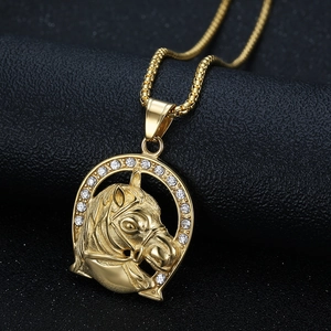 Gold plated hip hop horse head pendant necklace with horseshoe frame and crystals