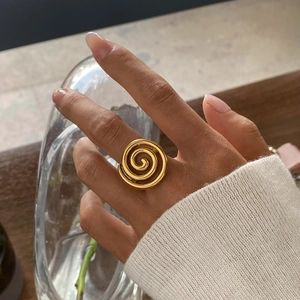Elegant 18k gold plated stainless steel spiral ring for women in a minimalist design