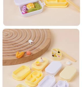 Miniatuur poppenhuis lunchbox set met diverse speelgoed etenswaren en kleine stokjes