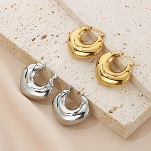 Polished hollow U-shaped titanium steel earrings in gold and silver finish set