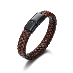 Bracelet pour homme en cuir tressé à la main avec fermoir magnétique noir mat élégant