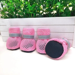 Atmungsaktive Hundeschuhe aus rosa Mesh mit Reflexstreifen und rutschfester Gummisohle 4er