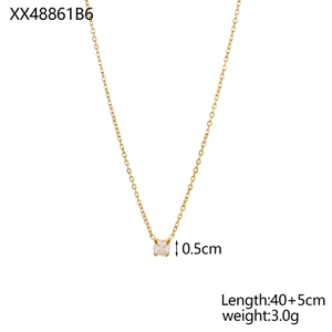 Detail showing a 0.5cm round zircon pendant with 40+5cm golden chain specifications