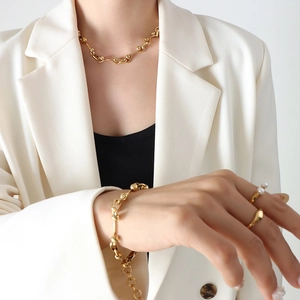 Gold chunky interlocking chain necklace and bracelet set for women in high-quality finish
