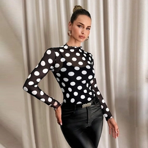 Schickes schwarzes Polka-Dot-Netzoberteil mit langen Ärmeln und Stehkragen für den Herbst