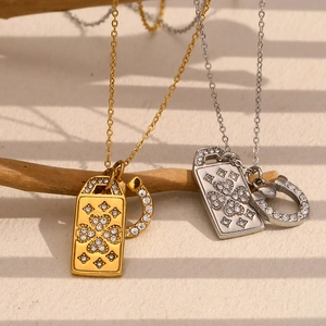 18K gold and silver plated horseshoe necklace with sparkling rhinestone pendant