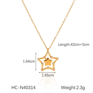 Detailed size specifications of the star pendant necklace with measurement markings