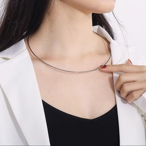 Minimalist silver stainless steel choker necklace for women with adjustable open design