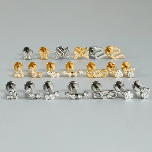 Set de studs labret en titane G23 avec papillon et zircon pour piercing lèvre et oreille