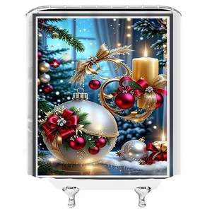 Rideau de douche de Noël avec rubans rouges, boules d'argent et bougies sur tissu blanc