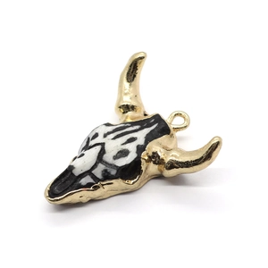 Retro resin bull head pendant with gold plating and monochrome oil drip for DIY jewelry