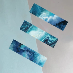 Set di tre segnalibri a tema oceano blu con motivi astratti di arte fluida