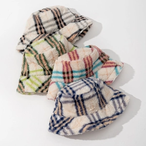 Cappelli alla pescatora in peluche a quadri in vari colori per calore e stile invernale