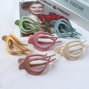 Lot de 6 pinces à cheveux mates ajourées en vert, bleu, jaune, rose, beige et marron