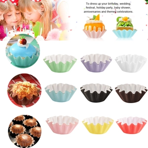 Nove pirottini colorati a forma di fiore per muffin e cupcake resistenti al calore