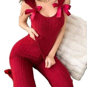 Ensemble homewear bordeaux en maille côtelée avec nœuds en satin et pantalon long