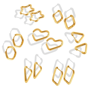 Minimalist geometric gold-plated stainless steel earrings set in star heart and square shapes