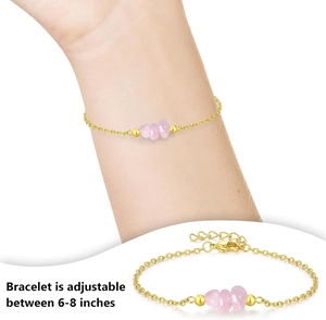 Verstellbares goldenes Armband mit drei rosa Herzsteinen und feiner Edelstahlkette