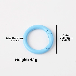 Detail showing 25mm light blue metal O-ring buckle with 3.5mm thickness and weight info