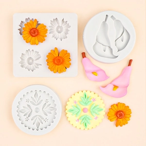Moules en silicone marguerites et fleurs pour le fondant de gâteau et le chocolat