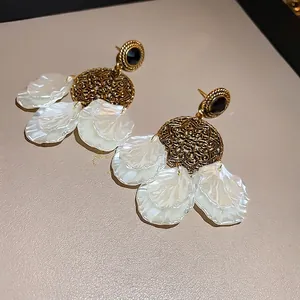 Boucles d'oreilles pendantes vintage éventail doré et nacre au style chinois