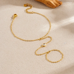 Bracelet bague élégant en acier inoxydable plaqué or 18K avec un zircon rond étincelant