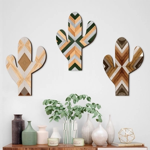 Set di 3 decorazioni murali in legno a forma di cactus con motivi geometrici boho